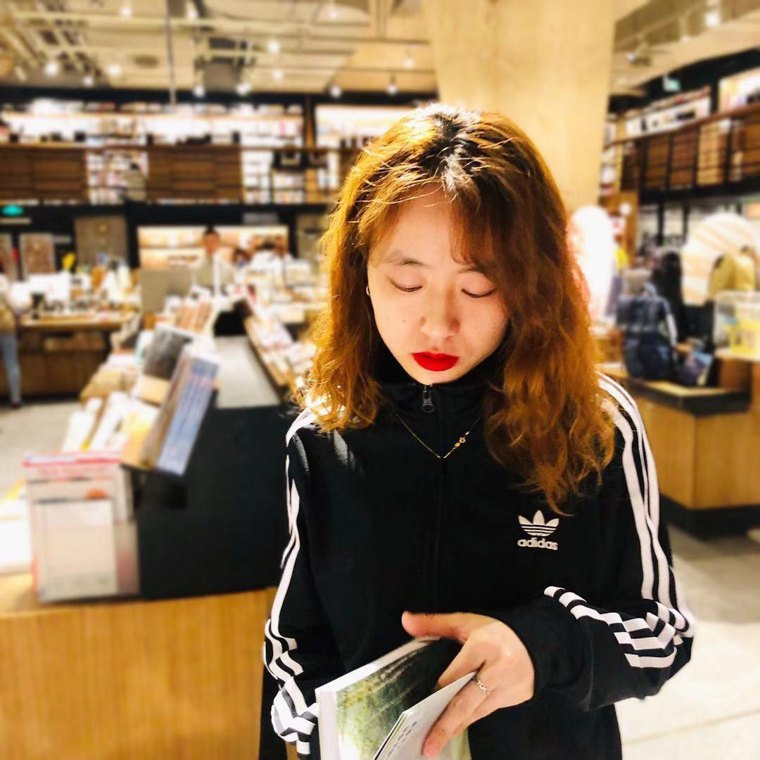 央行托底与加息压制并存，黄金价格等待趋势信号